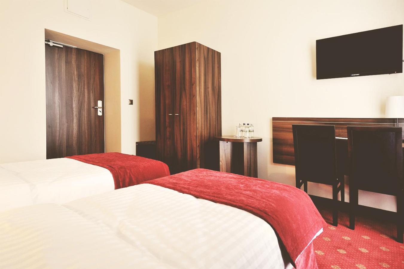 Hotel Centrum ซอสนอวีแยตส์ ภายนอก รูปภาพ